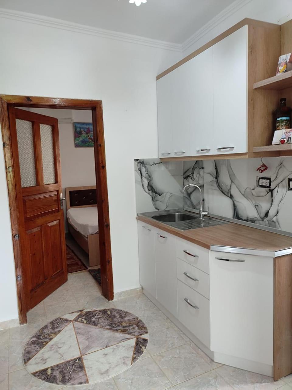 Guest House Eloid Berat Buitenkant foto